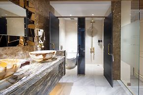 Winsuites Sai Gon Hotel