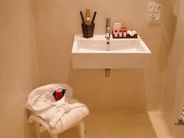 15.92 hotel
