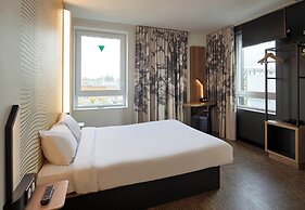 B&B HOTEL CERGY Saint-Christophe