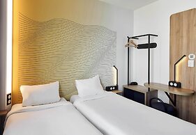 B&B HOTEL CERGY Saint-Christophe