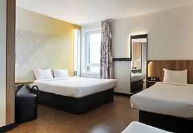 B&B HOTEL CERGY Saint-Christophe