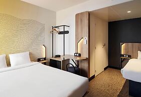 B&B HOTEL CERGY Saint-Christophe