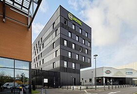 B&B HOTEL CERGY Saint-Christophe