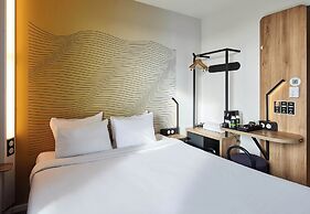 B&B HOTEL CERGY Saint-Christophe