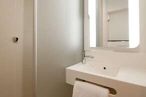 B&B HOTEL CERGY Saint-Christophe