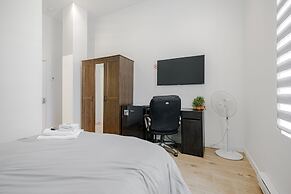HoMa HomeStay Hotel by Olympic Stadium Montreal (Auberge/Hostel)