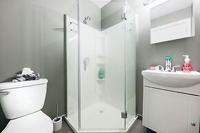 HoMa HomeStay Hotel by Olympic Stadium Montreal (Auberge/Hostel)