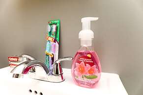 HoMa HomeStay Hotel by Olympic Stadium Montreal (Auberge/Hostel)