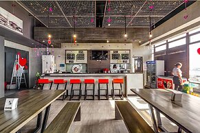 RedDoorz Plus @ Jones Avenue Cebu