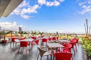 RedDoorz Plus @ Jones Avenue Cebu