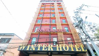 RedDoorz Plus @ Winter Benitez