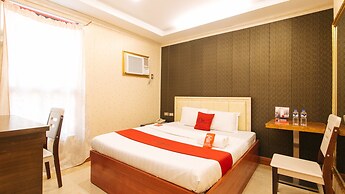 RedDoorz Plus @ Winter Benitez