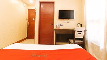 RedDoorz Plus @ Winter Benitez