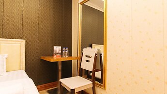 RedDoorz Plus @ Winter Benitez