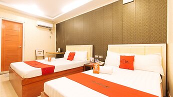 RedDoorz Plus @ Winter Benitez