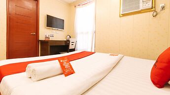 RedDoorz Plus @ Winter Benitez