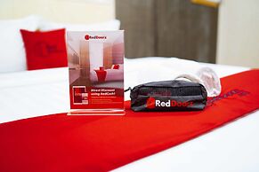 RedDoorz Plus @ Winter Benitez