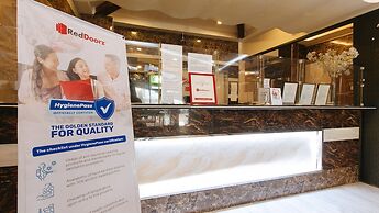 RedDoorz Plus @ Winter Benitez