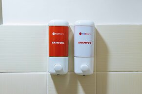 RedDoorz Premium @ Cityland Tagaytay 2