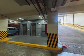 RedDoorz Premium @ West Avenue Quezon City