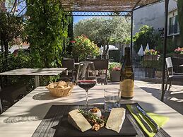 Le Pradet Hotel