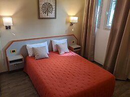Le Pradet Hotel