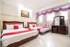 RedDoorz Plus near Tan Son Nhat Airport