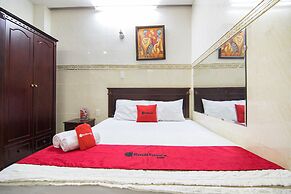 RedDoorz Plus near Tan Son Nhat Airport