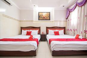 RedDoorz Plus near Tan Son Nhat Airport
