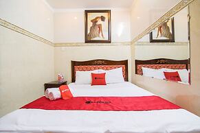RedDoorz Plus near Tan Son Nhat Airport