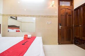 RedDoorz Plus near Tan Son Nhat Airport