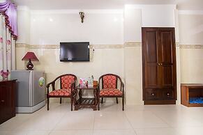 RedDoorz Plus near Tan Son Nhat Airport