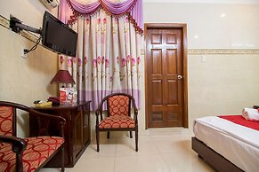 RedDoorz Plus near Tan Son Nhat Airport