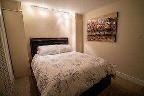 Lincoln Park Suites Operated by Roscoe Village Guesthouse