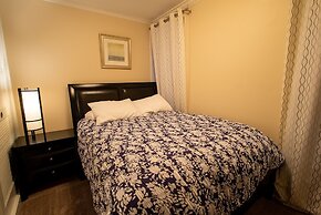 Lincoln Park Suites Operated by Roscoe Village Guesthouse