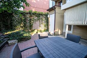 Lincoln Park Suites Operated by Roscoe Village Guesthouse