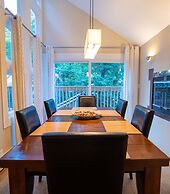 Lincoln Park Suites Operated by Roscoe Village Guesthouse