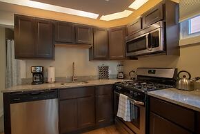 Lincoln Park Suites Operated by Roscoe Village Guesthouse