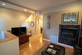 Lincoln Park Suites Operated by Roscoe Village Guesthouse