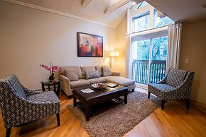 Lincoln Park Suites Operated by Roscoe Village Guesthouse