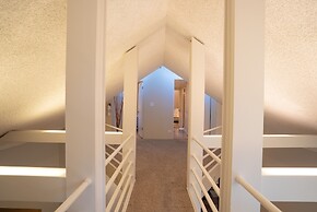 Lincoln Park Suites Operated by Roscoe Village Guesthouse