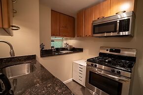 Lincoln Park Suites Operated by Roscoe Village Guesthouse