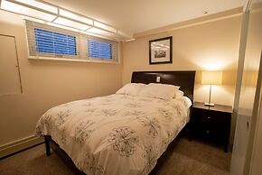 Lincoln Park Suites Operated by Roscoe Village Guesthouse