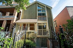 Lincoln Park Suites Operated by Roscoe Village Guesthouse