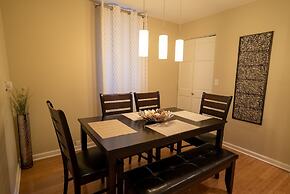 Lincoln Park Suites Operated by Roscoe Village Guesthouse