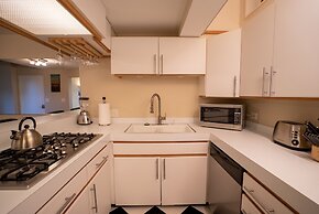 Lincoln Park Suites Operated by Roscoe Village Guesthouse