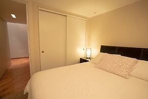 Lincoln Park Suites Operated by Roscoe Village Guesthouse