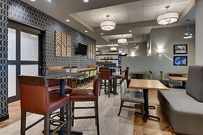 Drury Inn & Suites Cleveland Beachwood