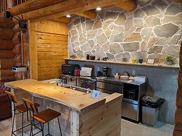 Log cabin rental & Finland Sauna Step House