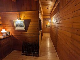 Log cabin rental & Finland Sauna Step House